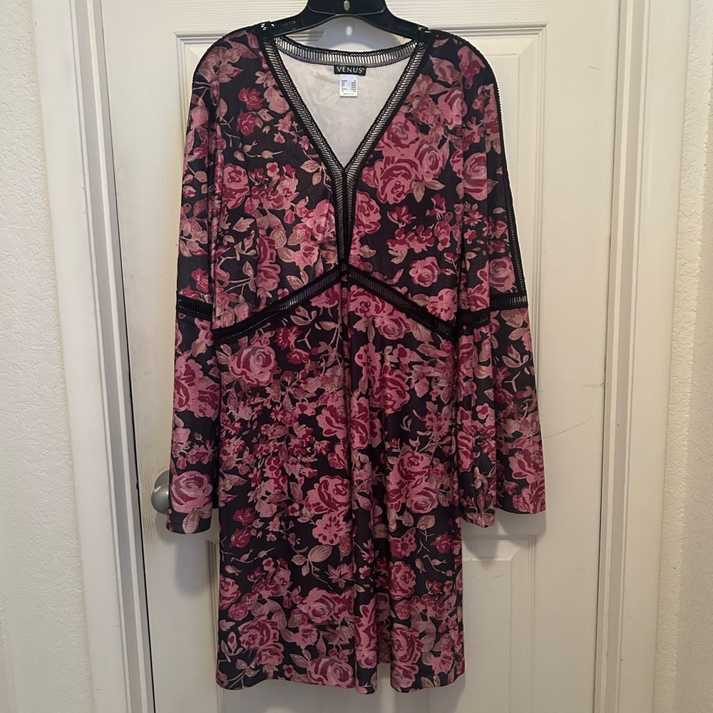 Venus Fit & Flare dress. Size XL.